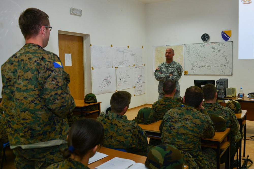 NATO HQ Sarajevo commander visits AFBiH officer cadets