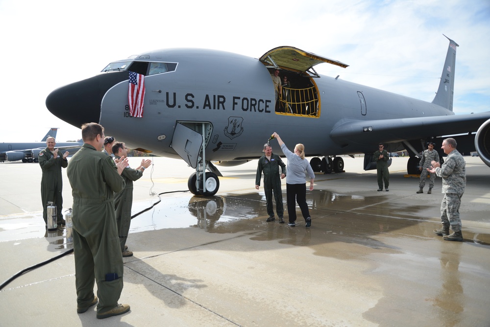 Lt. Col Jonathan Lamar completes fini flight