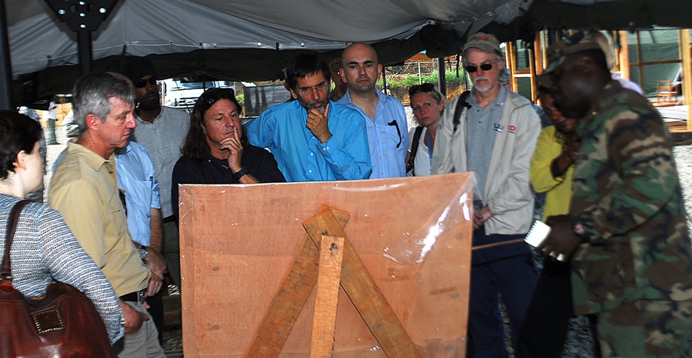 UNMEER delegation visits US Ebola response operations in Liberia
