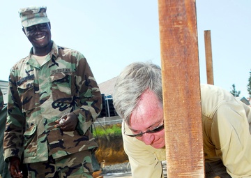 UNMEER delegation visits US Ebola response operations in Liberia