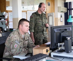 Polish and US Soldiers team up for flight operation