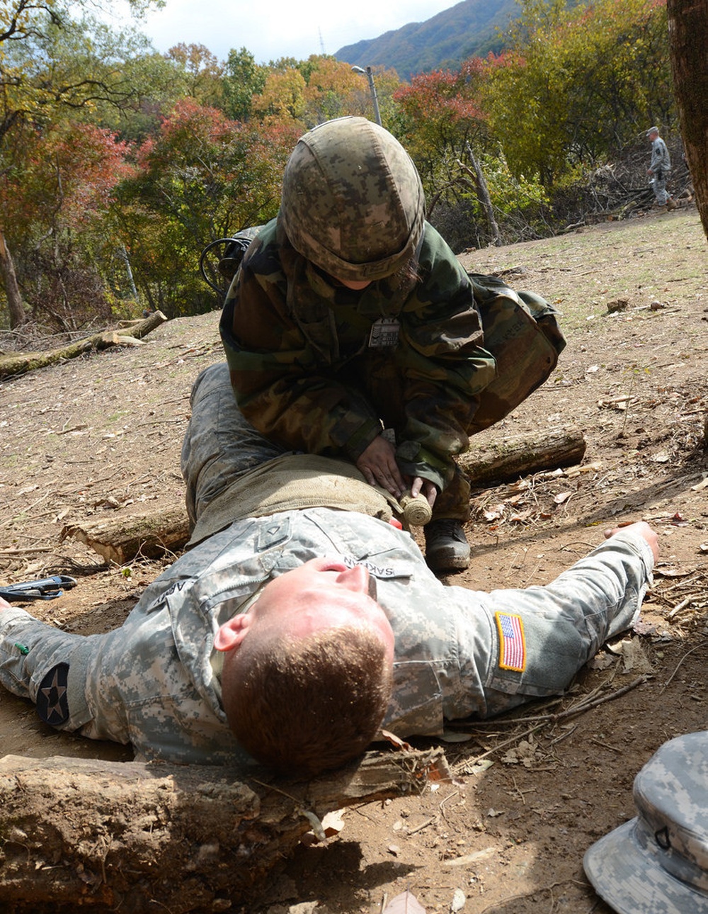 DVIDS - News - First ROK female soldiers earn coveted EIB