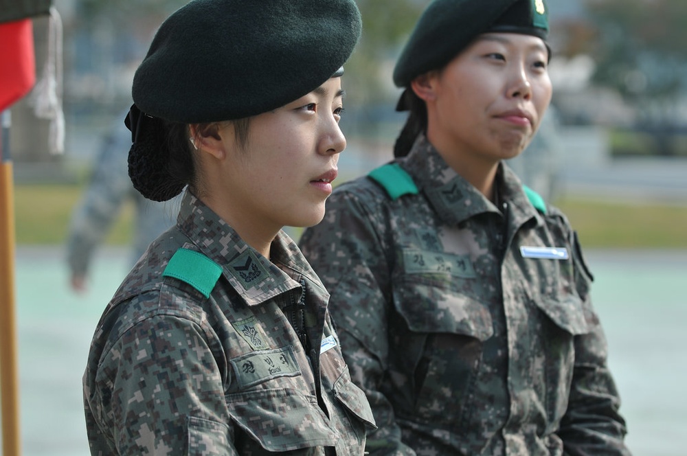 First ROK female soldiers earn coveted EIB