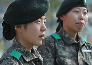 First ROK female soldiers earn coveted EIB