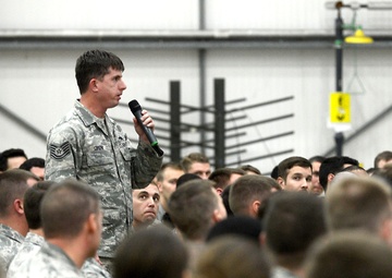 AFSOC commander visits 352nd SOG Air Commandos