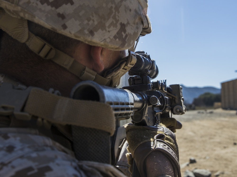 3/1 Marines conduct vertical assault training