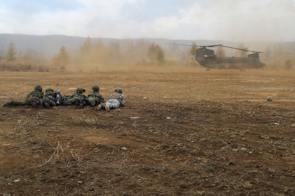 US and Japanese aviators work well together during Orient Shield 14