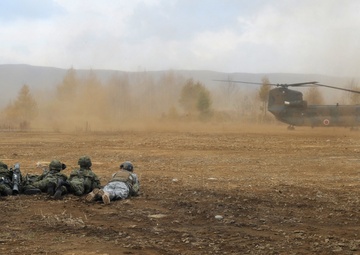 US and Japanese aviators work well together during Orient Shield 14