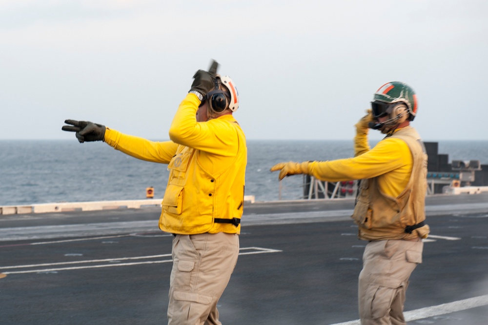 USS Carl Vinson EO directs aircraft