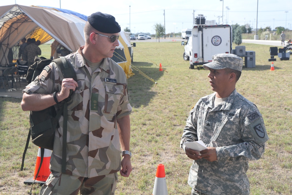 Texas Guard shares response mission with international visitors