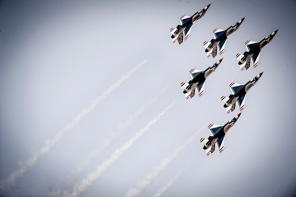 The Thunderbirds finish thier second to last Airshow in the 2014 show season.