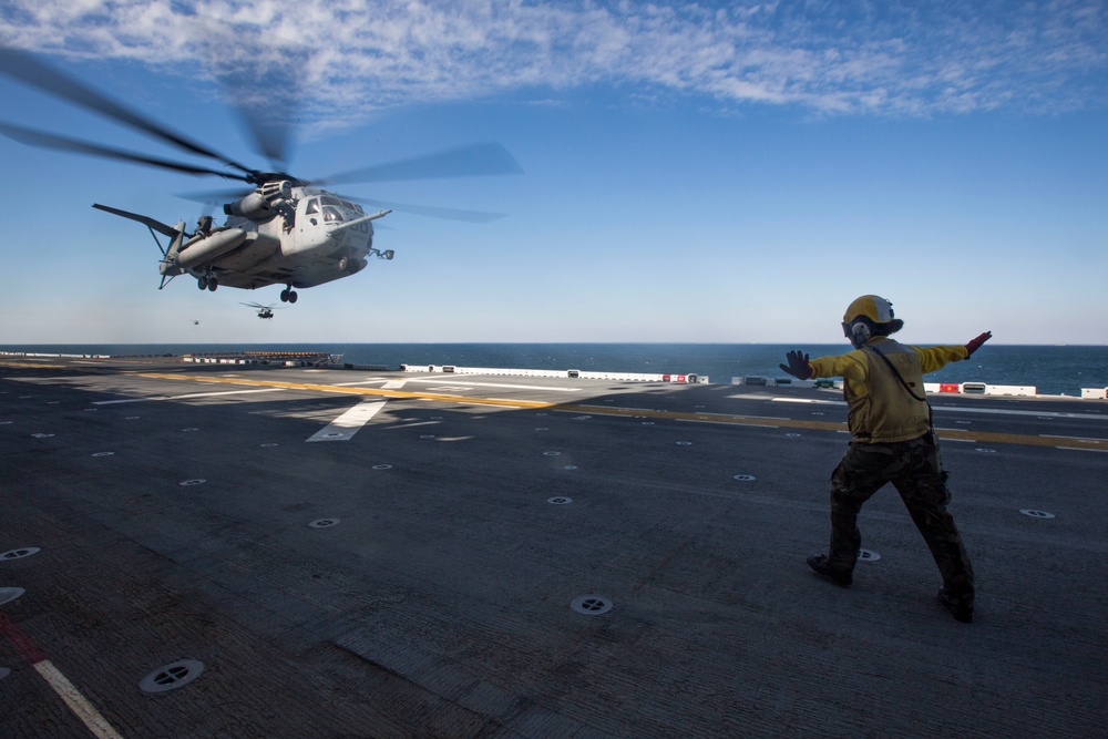CH-53 Super Stallion on USS Kearsarge during Bold Alligator 2014