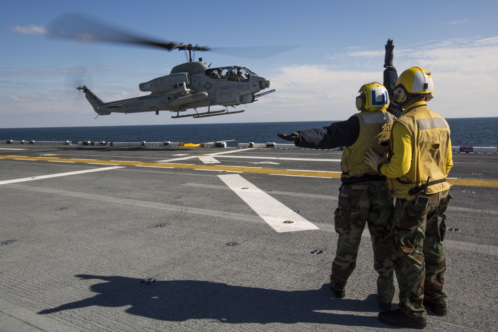 AH-1Z Super Cobra landing on USS Kearsarge during Bold Alligator 2014