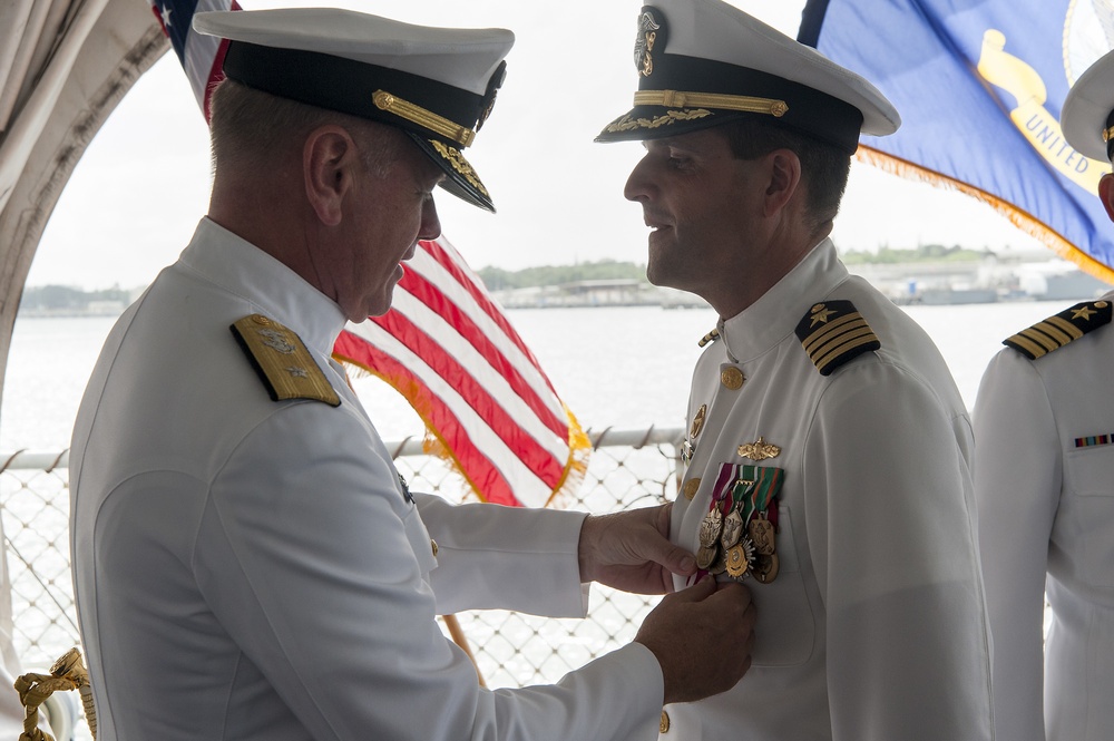 Pearl Harbor Sailors bid farewell to USS Port Royal Skipper