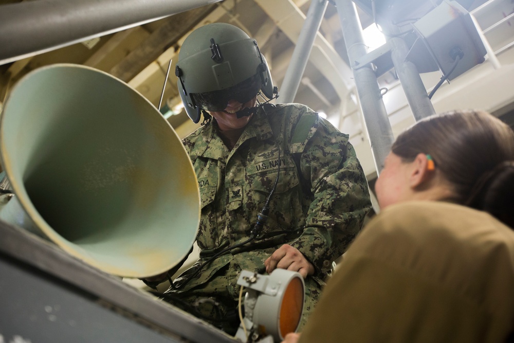 LCAC maintenance during exercise Bold Alligator 2014