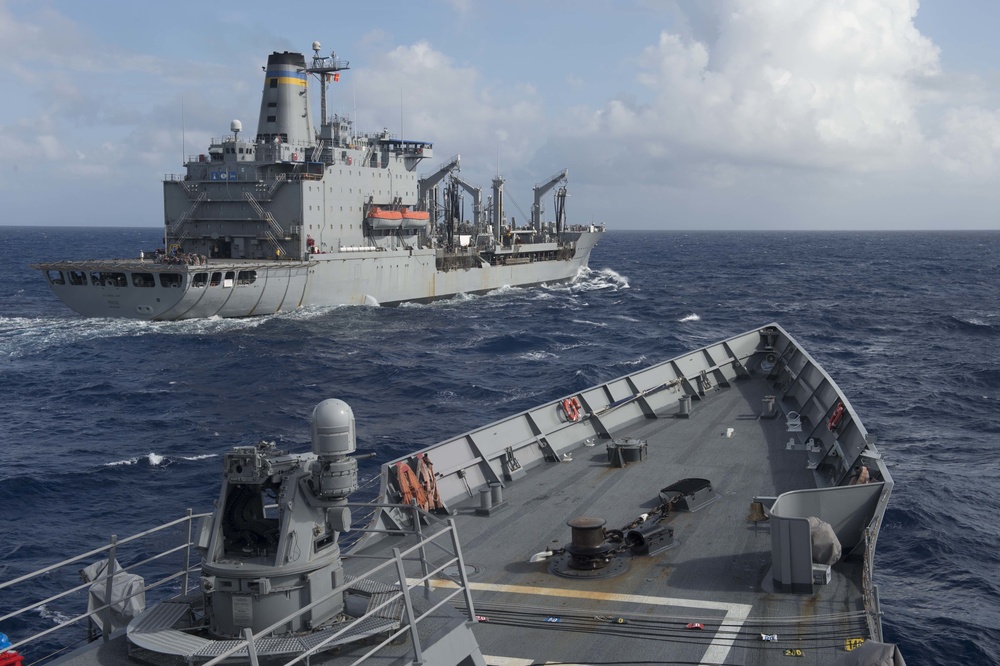 USS Rodney M. Davis conducts replenishment at sea with USNS Pecos