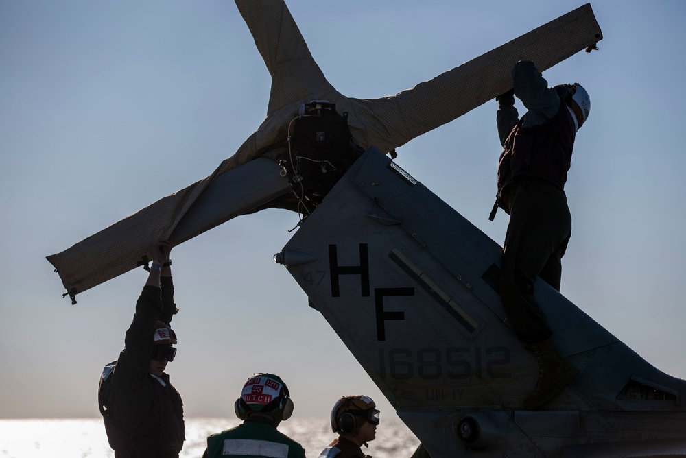 Aircraft maintenance on USS Kearsarge during exercise Bold Alligator 2014
