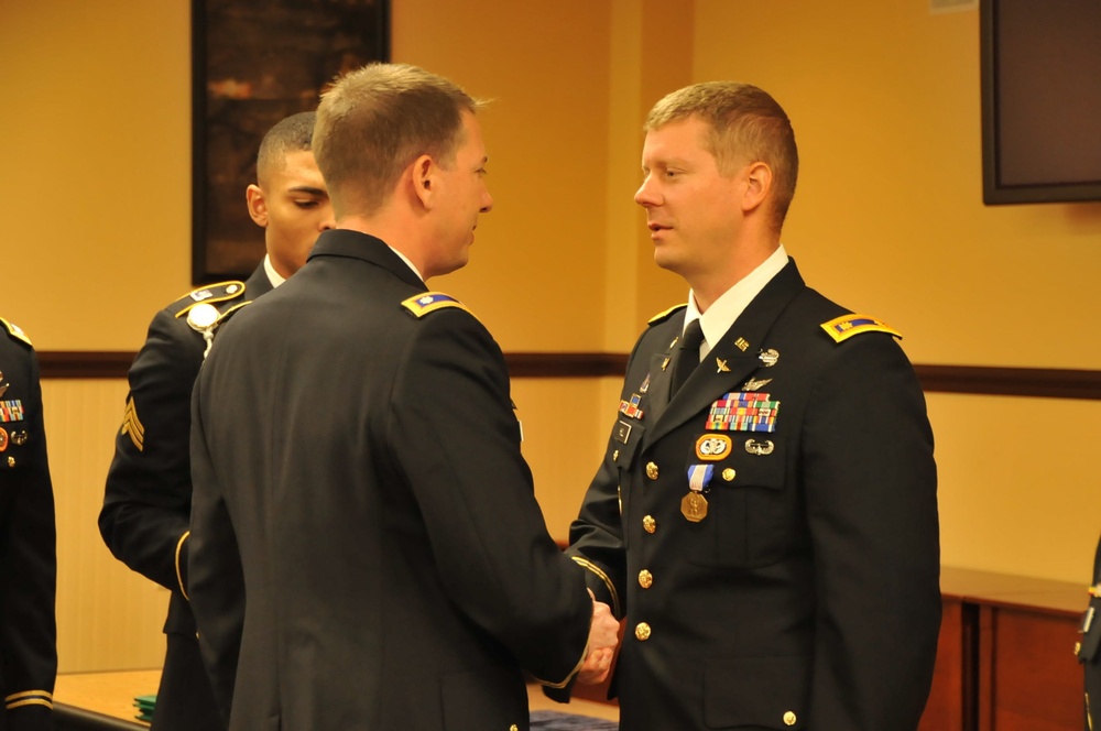 Night Stalkers receive Soldier's Medals