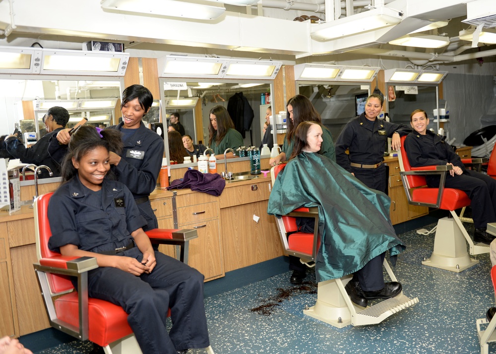 Women at Sea open salon for Sailors and Marines aboard MKI