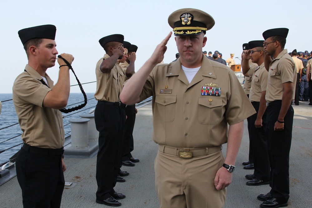USS Mahan holds change of command at sea