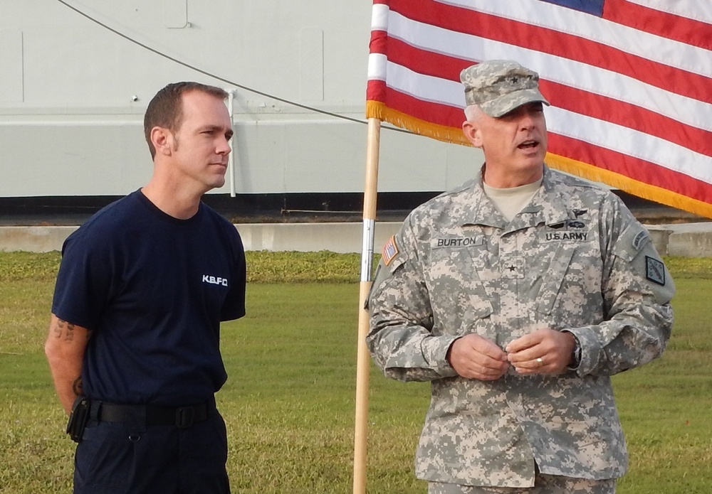 General recognizes former Soldier for bravery in Iraq