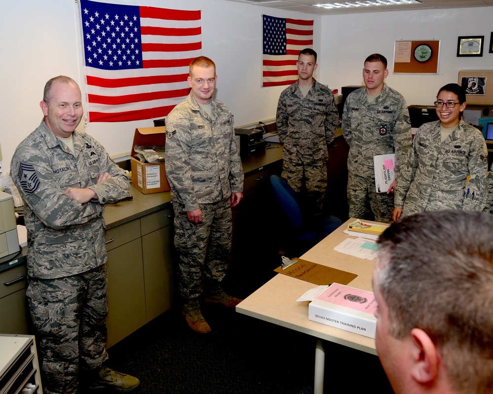 ANG Command Chief Hotaling visits Delaware's 166th Airlift Wing