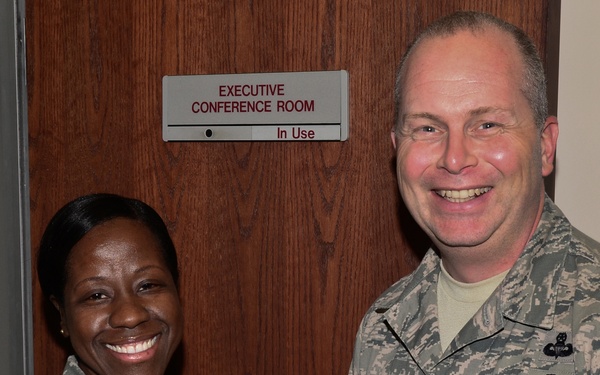 ANG Command Chief Hotaling visits Delaware's 166th Airlift Wing