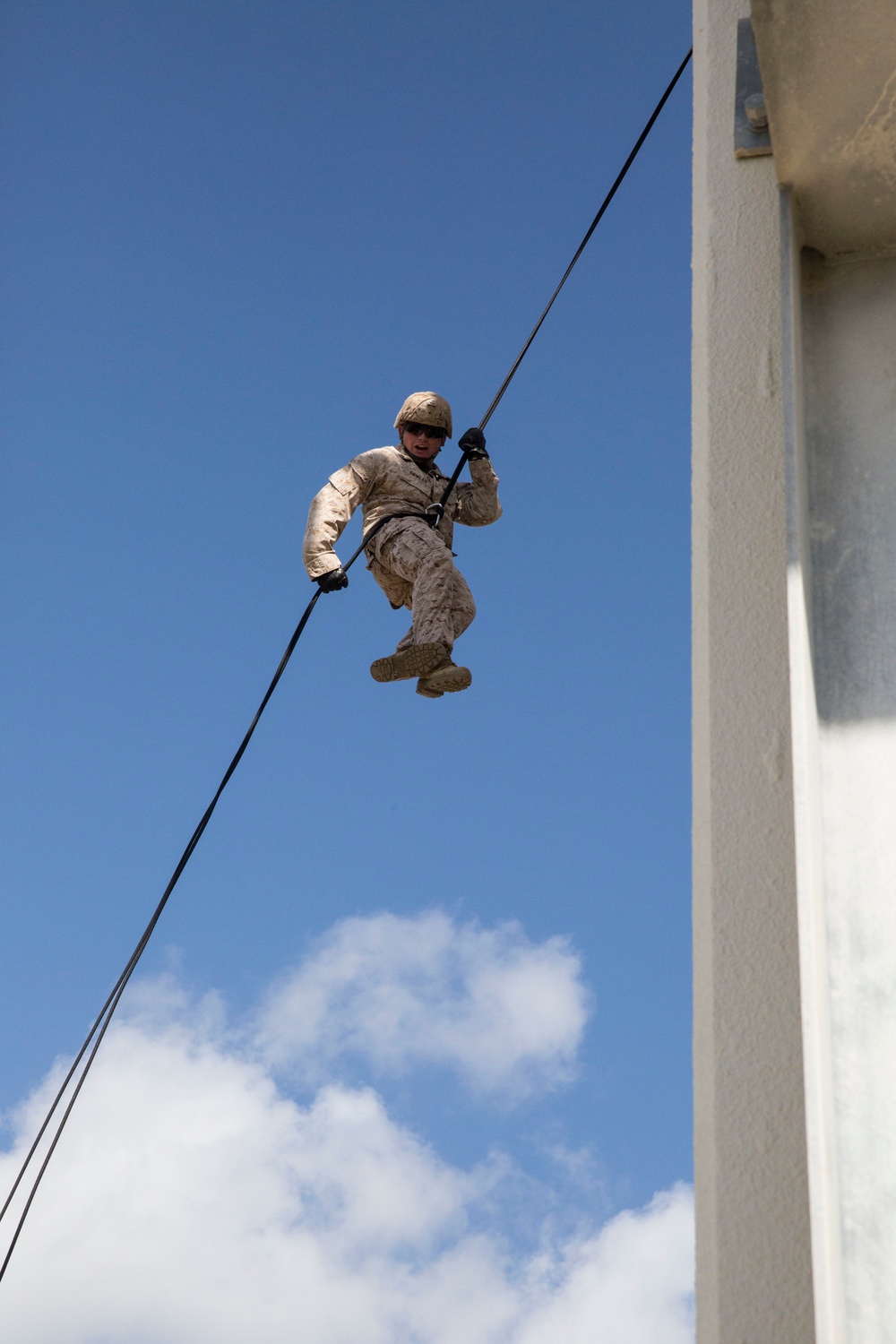 Marines on rappel: 5th ANGLICO executes insertion techniques