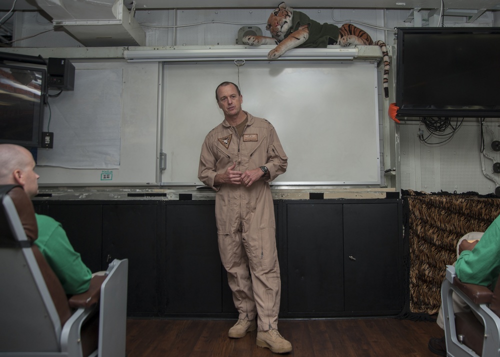 Naval Air Force Atlantic commander meets with CVW 17 chain of command