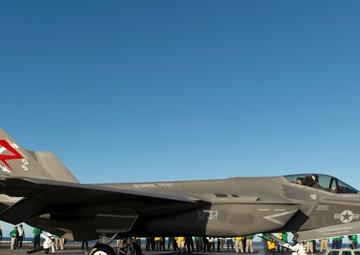 F-35C Lightning II conducts 1st carrier launch