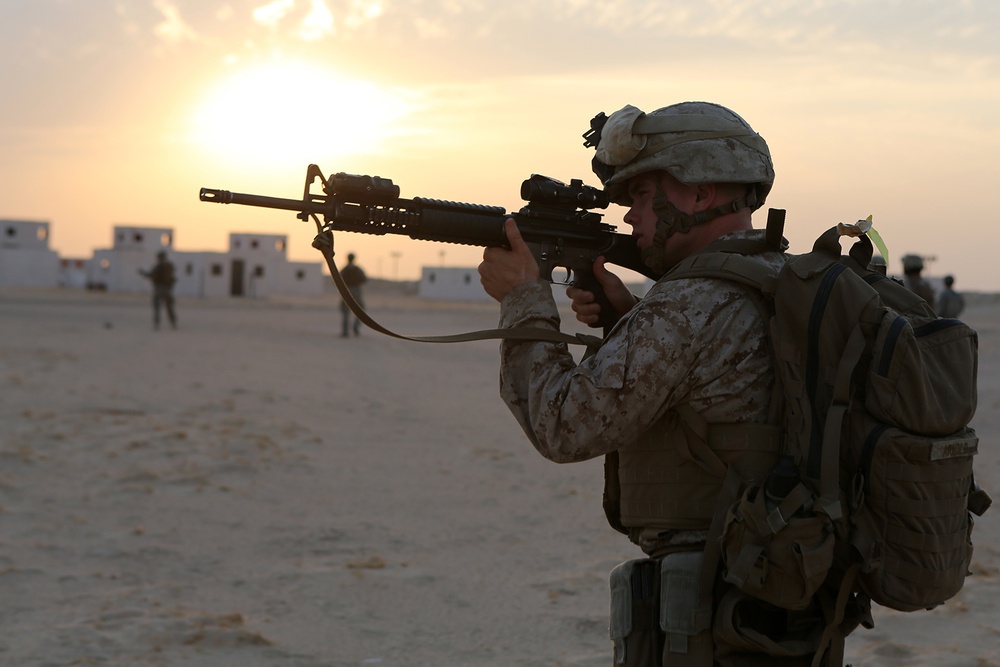 11th MEU Marines train to evacuate casualties