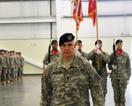 JBLM artillery unit uncases colors