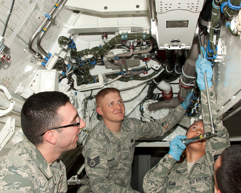 F-22 missile bay