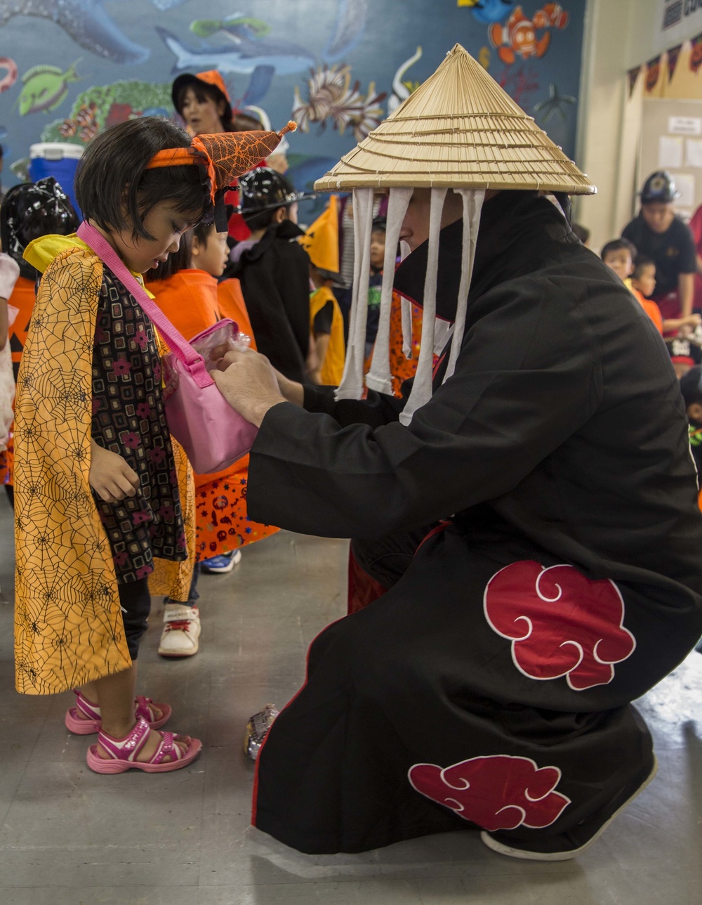 USO hosts Halloween party for children