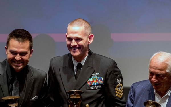 2014 Bob Feller Act of Valor Award