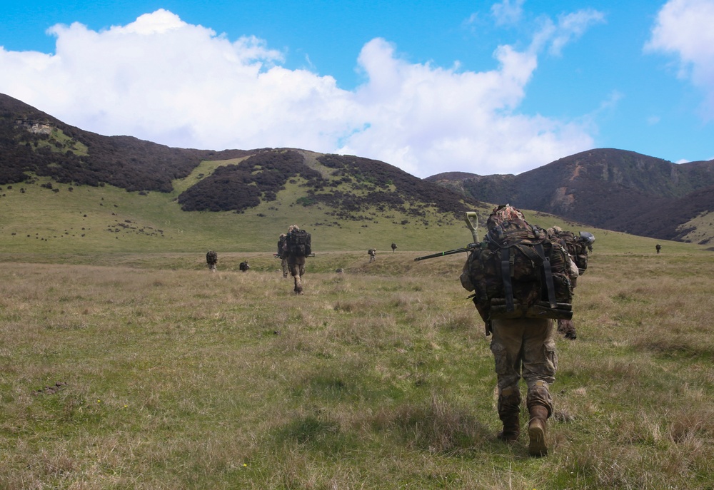 Marines repel enemy during Exercise Kiwi Koru 2014