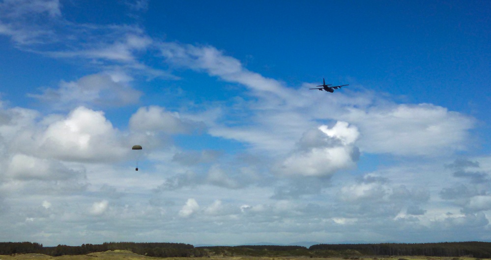 Marines, New Zealand Soldiers conduct  airdrops during Exercise Kiwi Koru 2014