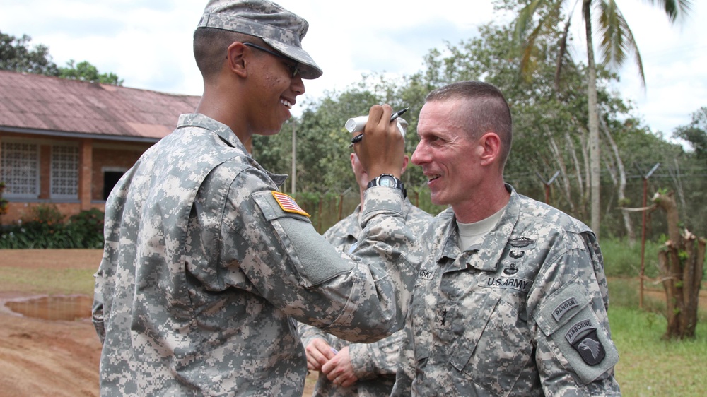 JFC-UA commander visits Task Force Lifeliner