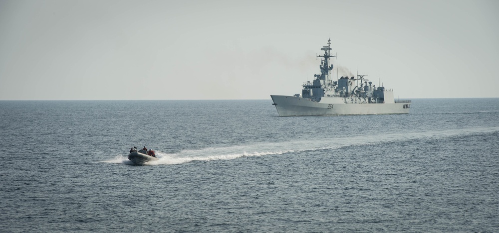 USS Mitscher (DDG 57)