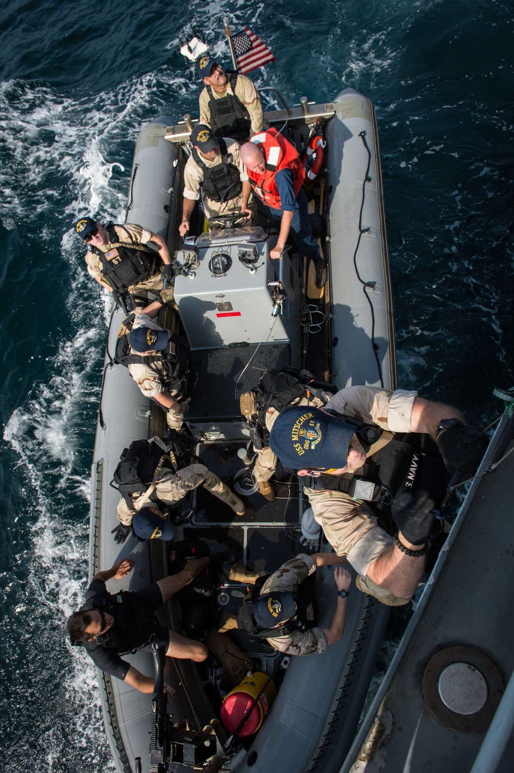 USS Mitscher (DDG 57)