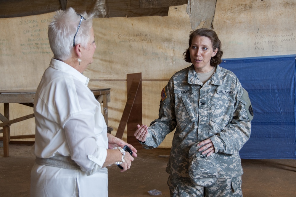 US ambassador, JFC-UA commander observe medical worker training