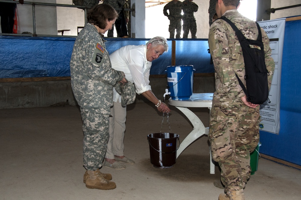 US ambassador, JFC-UA commander observe medical worker training