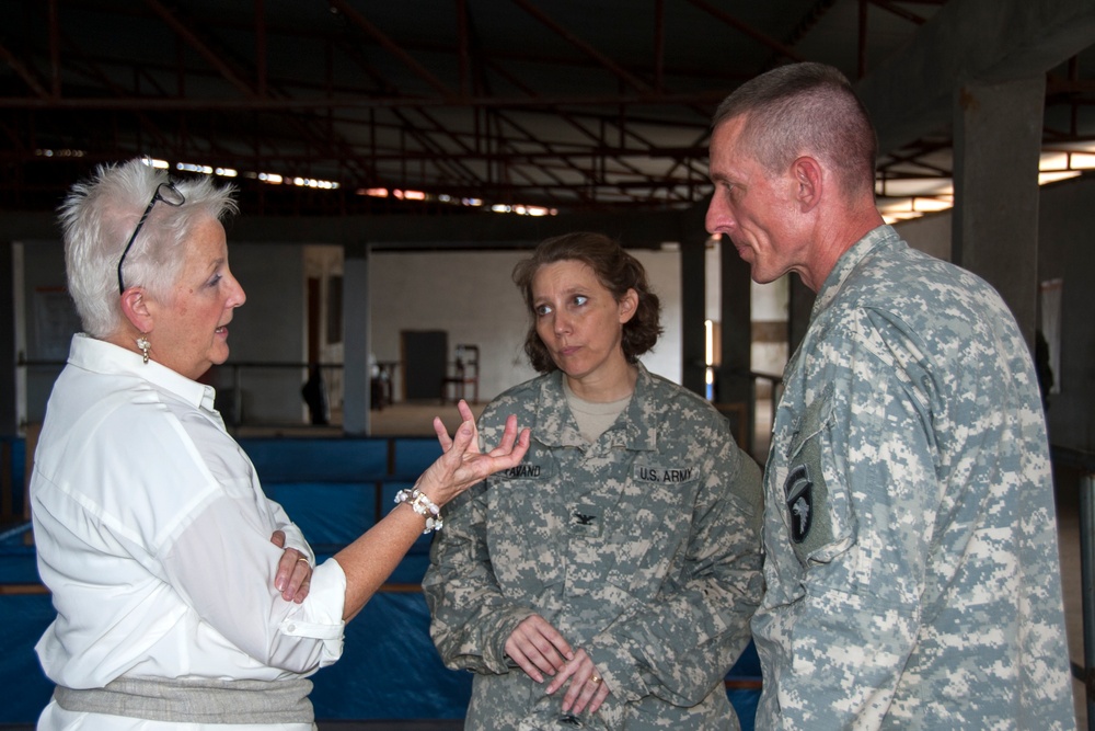 US ambassador, JFC-UA commander observe medical worker training