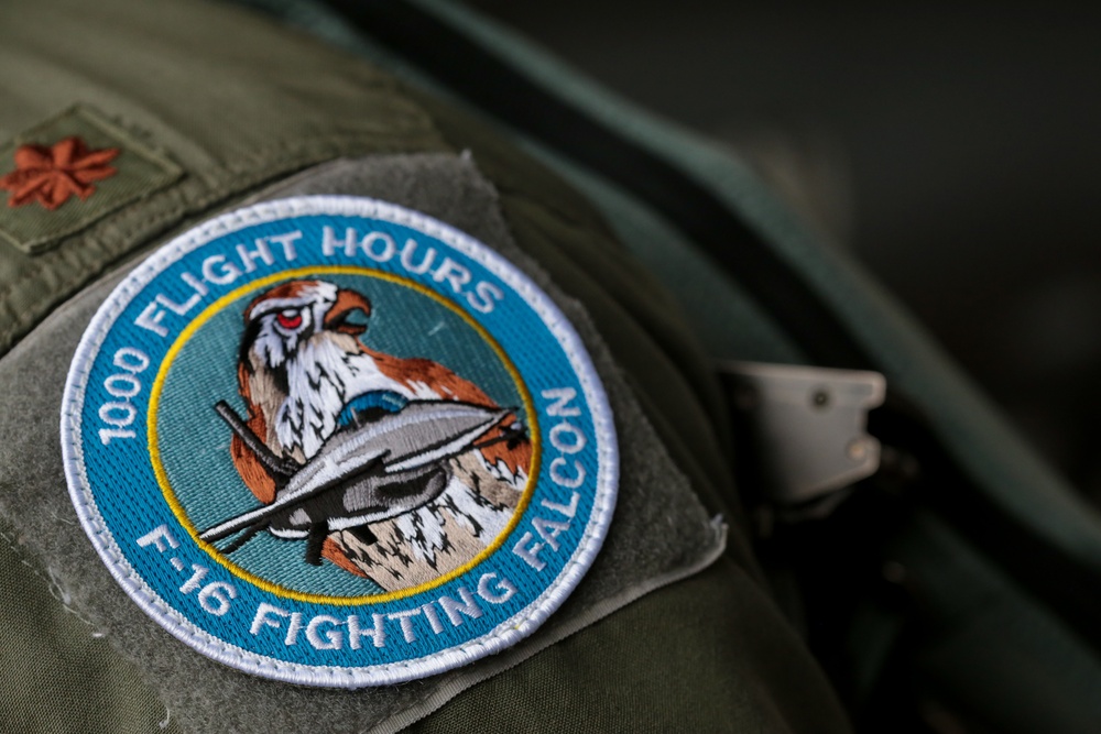 1,000 hours in Fighting Falcons