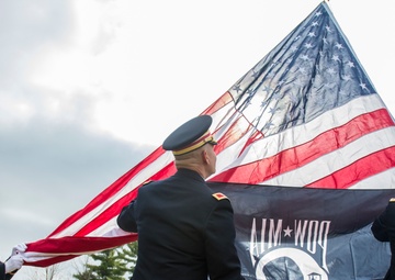 Army Reserve troops retire flag at Argonne National Laboratory