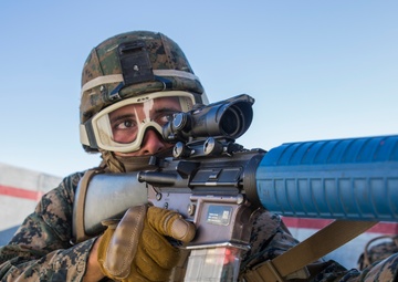 15th MEU Marines complete security element course