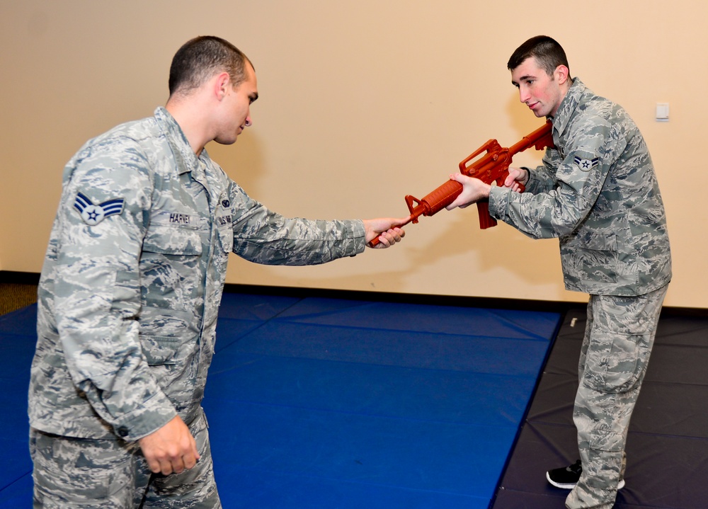 2nd SFS conducts combatives instructor qualification course