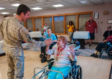 Soldiers and Airmen visit veterans