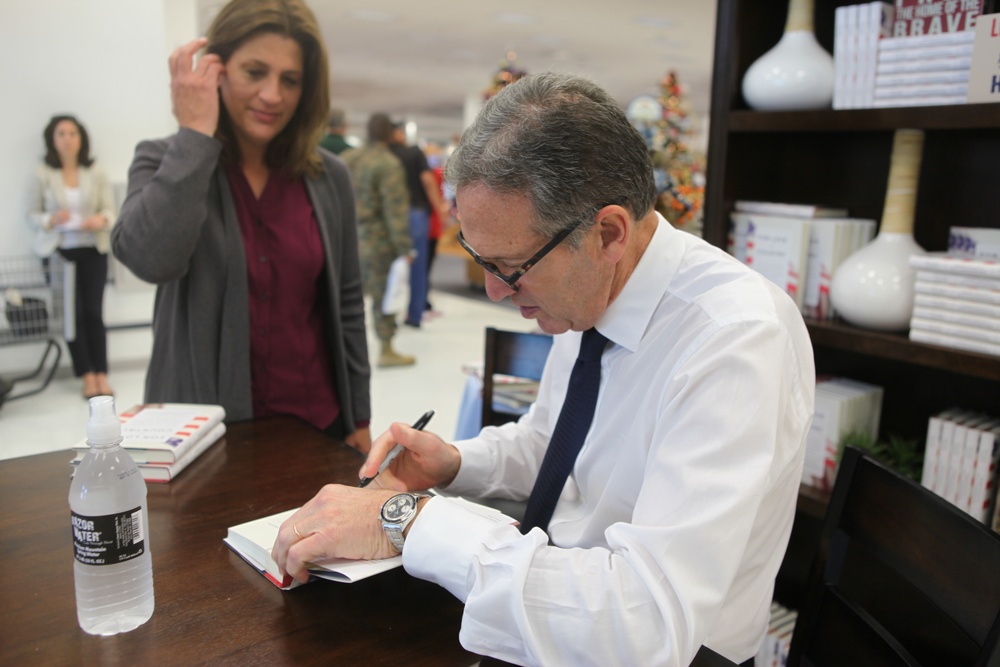 Starbucks CEO visits Marines and Sailors at Camp Pendleton