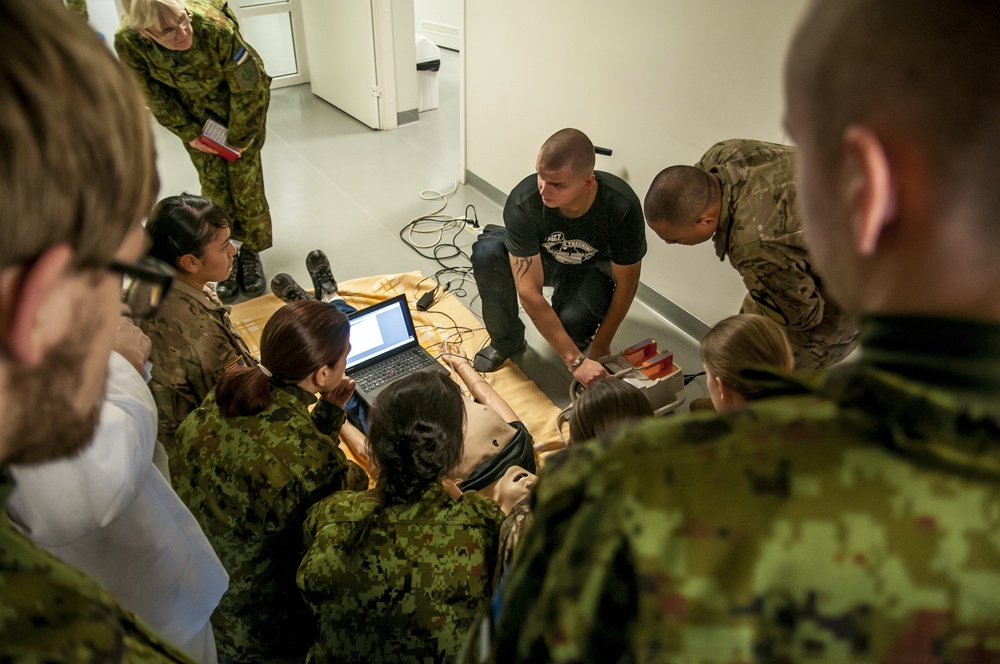 Stayin’ Alive: US, Estonian medics practice lifesaving techniques